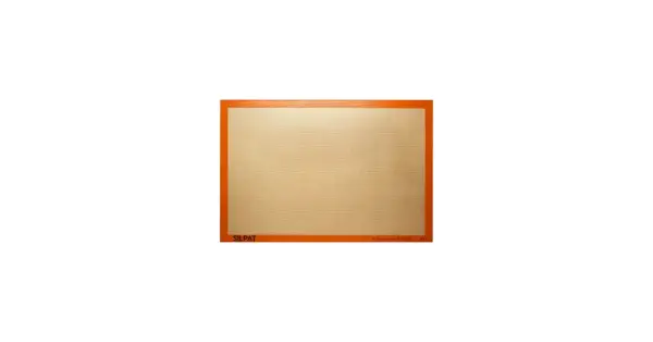 Silpat, una alfombrilla de silicona para hornear, es esencial para repostería perfecta.