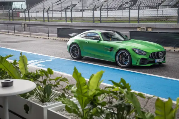 AMG GT R - Czy król toru wciąż robi wrażenie? Sprawdź!