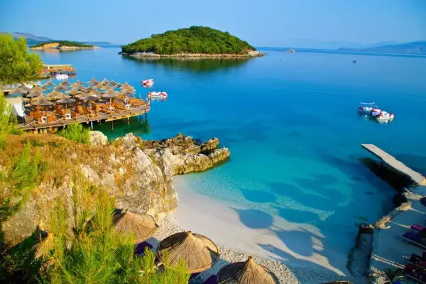 Ksamil - Plaża w Albanii: Jak uniknąć tłumów i cieszyć się rajem?