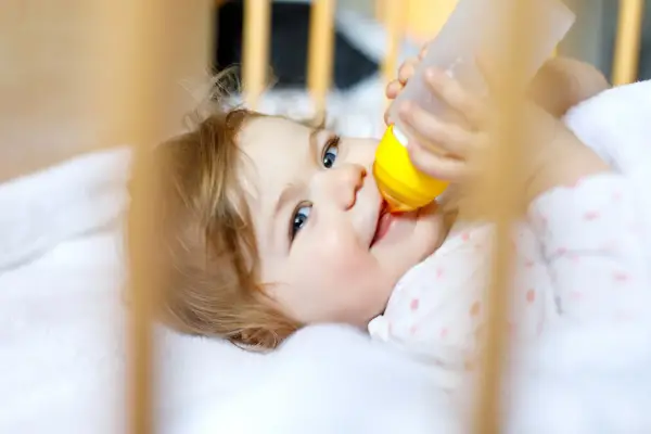 Ile mleka modyfikowanego dla 7-miesięcznego dziecka? Kluczowe informacje!