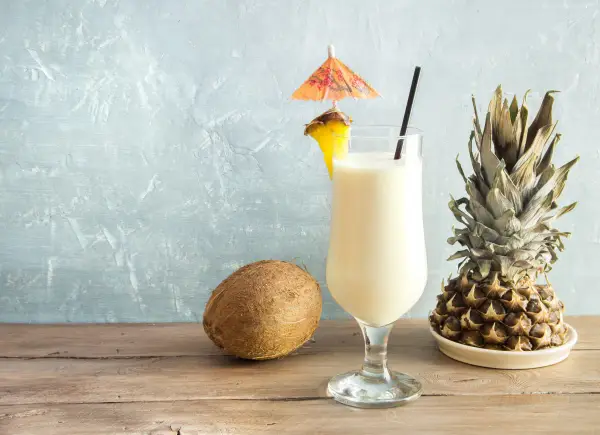 Pina colada przepis - Jak zrobić idealnie kremowy koktajl?