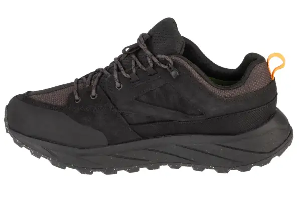 Czarny but trekkingowy z membraną texapore a gore-tex, idealny na deszczowe dni.