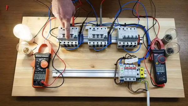 Jak podłączyć bezpiecznik różnicowy bez błędów i zagrożeń elektrycznych