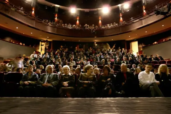 Antrakt w teatrze - Co to znaczy i dlaczego jest ważny?