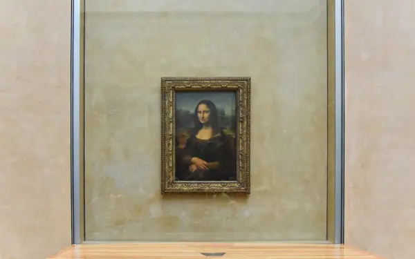 Gdzie jest Mona Lisa? Praktyczny przewodnik po Luwrze
