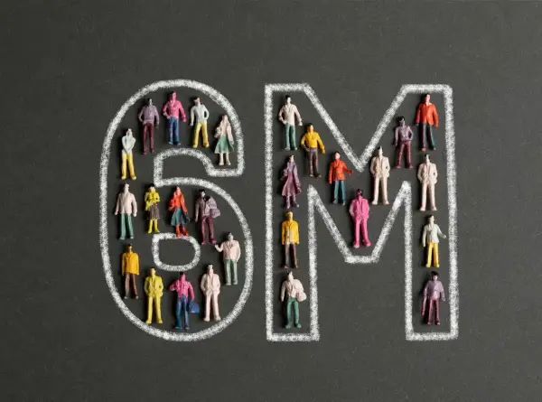 Figurki ludzi otaczają napis "6M", symbolizując społeczność lub zasięg.