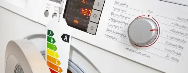 Ile kWh zużywa pralka? Sprawdź, jak obniżyć rachunki za prąd