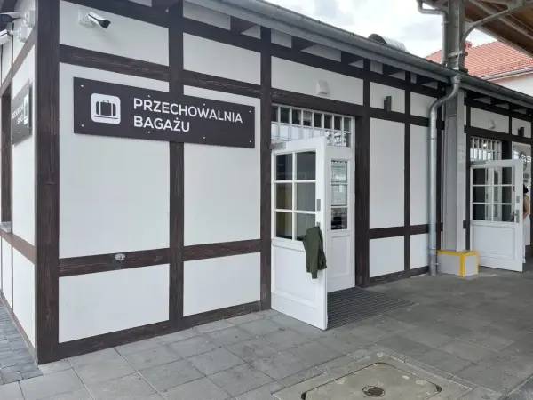 Gdynia dworzec główny przechowalnia bagażu. Sprawdź cennik i godziny otwarcia.