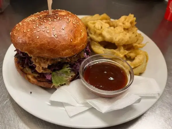 Gdzie zjeść w Karlowych Warach? Najlepsze restauracje i smaki