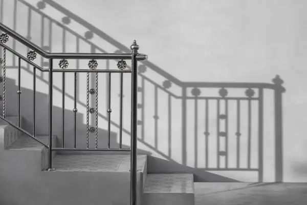 Jak zmierzyć wysokość balustrady schodowej - uniknij błędów i zagrożeń
