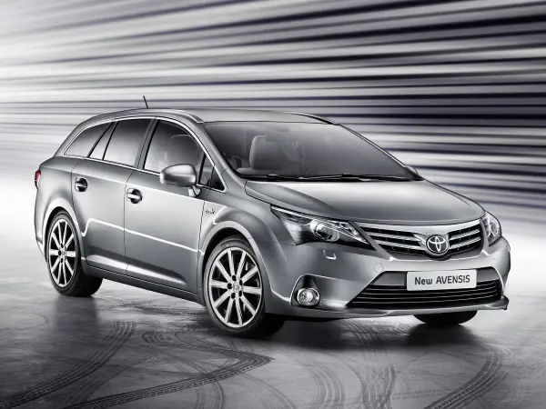 Toyota Avensis T27 1.8 Benzyna - Warto kupić? Analiza i opinie