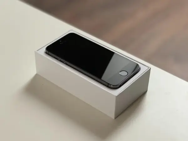 Numer seryjny iPhone'a - Gdzie go znaleźć i do czego służy?