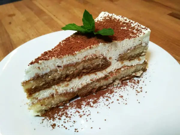 Tiramisu bez pieczenia - prosty przepis, który zawsze się udaje