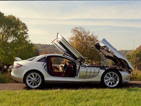 Mercedes SLR McLaren - Dlaczego wciąż zachwyca?