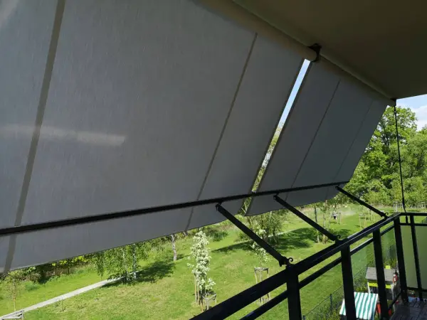 Jak skutecznie zasłonić szklany balkon dla prywatności i estetyki
