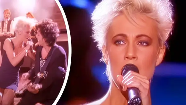 Marie Fredriksson z Roxette śpiewa "Alouette po polsku". W tle zespół, w tym Per Gessle.