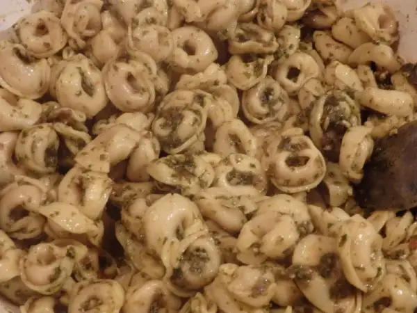 Tortellini z pesto jak podawać - 5 zaskakujących sposobów na serwowanie