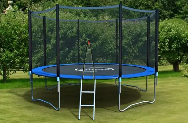 Najlepsze firmy produkujące trampoliny ogrodowe - ranking i opinie