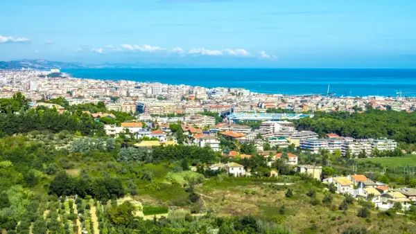 Pescara: Co zobaczyć? Praktyczny przewodnik po plażach i atrakcjach
