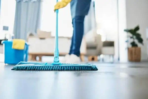 Skuteczne domowe sposoby na czyszczenie linoleum bez uszkodzeń