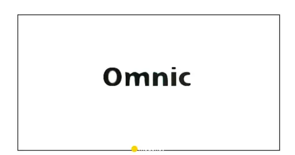 Czarny napis "Omnic" na białym tle. Pod napisem mała żółta kropka i przerywana linia, jakby to był omnic ocas.
