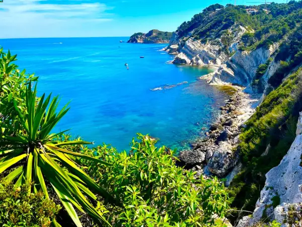 Cala Blanca Xàbia - ¿La playa perfecta para ti?