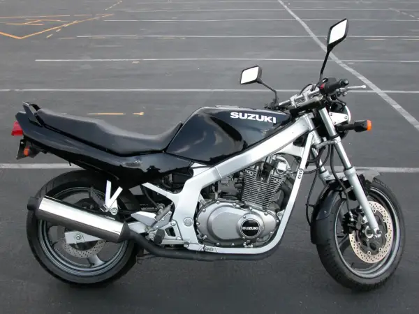 Suzuki GS 500 - Dane techniczne, wersje, opinie. Czy warto?