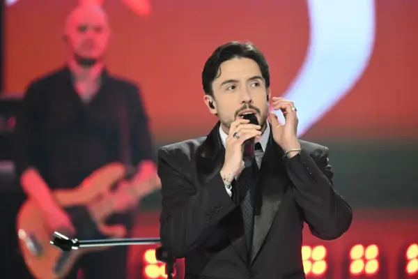 Pali się niebo - Dawid Kwiatkowski: Analiza i ukryty sens