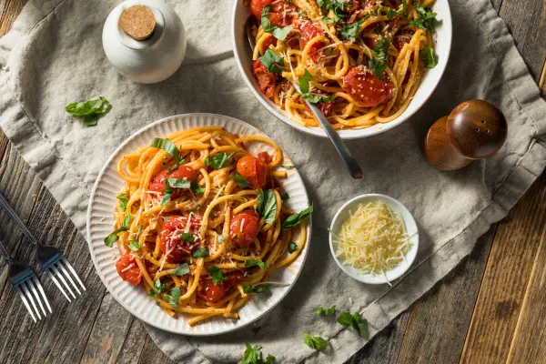 Spaghetti all'amatriciana: tradycyjny przepis, który zachwyca smakiem
