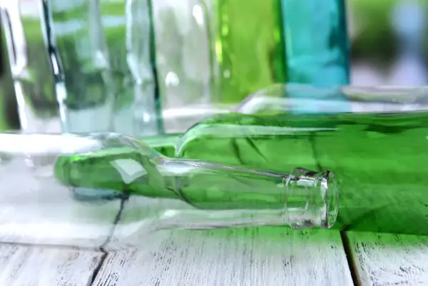 Recykling szkła w Polsce: Jak efektywnie chronić środowisko?