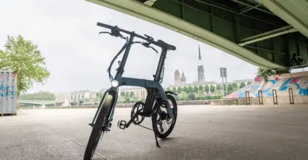 Jak długo ładować rower elektryczny? Odkryj kluczowe czasy ładowania