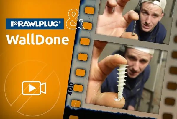 Jakie kołki do GK? Ręce pokazują śrubę i kołek rozporowy. Logo Rawlplug i napis WallDone.