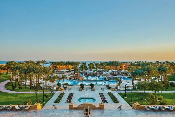 Luksusowy resort z basenami i palmami nad morzem. Jaz Grand Marsa opinie potwierdzają rajskie wakacje.