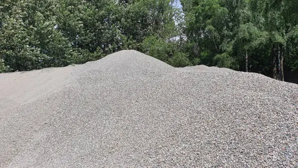 Ile waży m³ żwiru 8-16 mm? Konkretne dane i obliczenia dla budowy