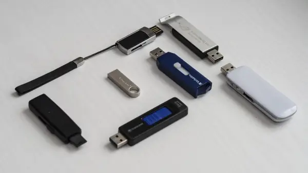 Koniec z problemem brak pamięci w telefonie! Kolekcja pendrive'ów czeka, by przenieść Twoje dane.