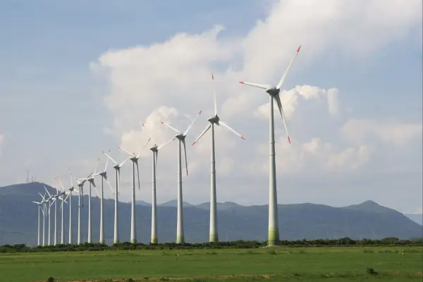 Czy elektrownie wiatrowe są ekologiczne? Odkryj ich ukryte wady i zalety