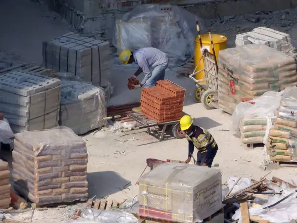 Ile łopat jest w worku cementu? Sprawdź, jak to obliczyć!