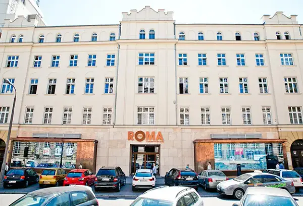 Gdzie zaparkować przy Teatrze Roma? Odkryj najlepsze opcje parkingowe