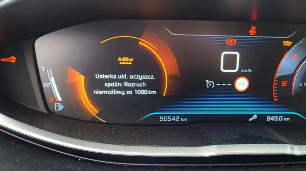 Awaria układu oczyszczania spalin. Rozruch niemożliwy za 1000 km. Wskaźnik AdBlue świeci.