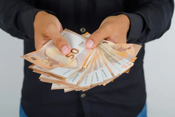 Dlaczego łatwiej wydajemy wygrane lub bonusowe pieniądze niż te, które sami wpłaciliśmy?