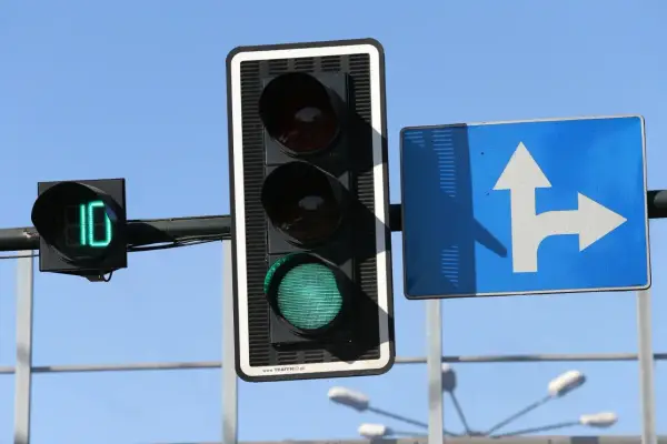 Sygnalizator S-1 - Co oznaczają światła i kiedy nie wolno wjechać?
