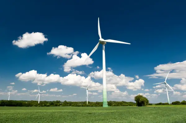 Jak wybudować elektrownię wiatrową i uniknąć wysokich kosztów