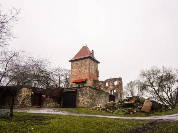 Zamek w Chudowie: Kompletny przewodnik po renesansowej perle Śląska