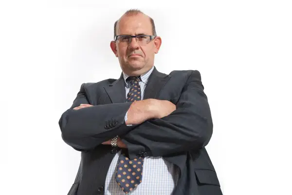Komu podlega prezes spółdzielni mieszkaniowej? Odkryj kluczowe zasady