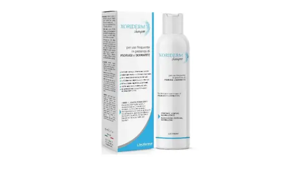 Champú Xoriderm para uso frecuente en caso de psoriasis y dermatitis, aliviando la caspa.