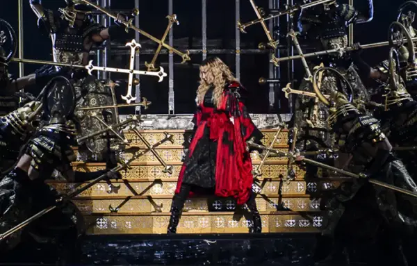 Madonna wykonuje Rebel Rebel: wzruszający hołd dla Bowiego