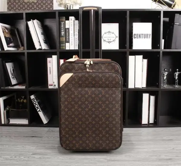 Ile kosztuje walizka Louis Vuitton? Ceny, które zaskakują i inspirują