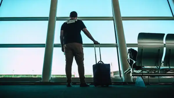 Ile kosztuje dokupienie bagażu na lotnisku wizz air? Sprawdź ceny!