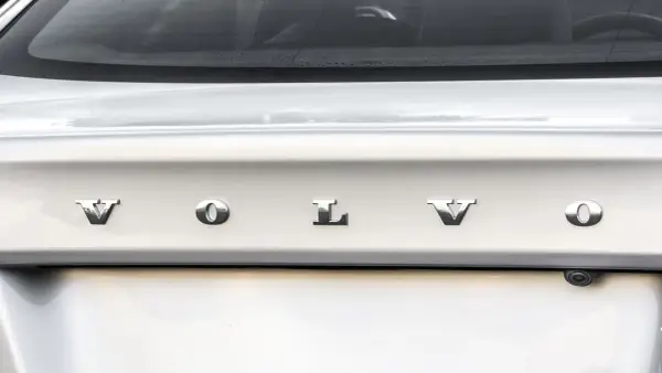 Kamera cofania Volvo XC60 - Czy warto? Montaż i usterki