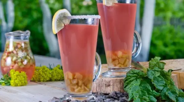 Kompot z rabarbaru - idealny przepis krok po kroku